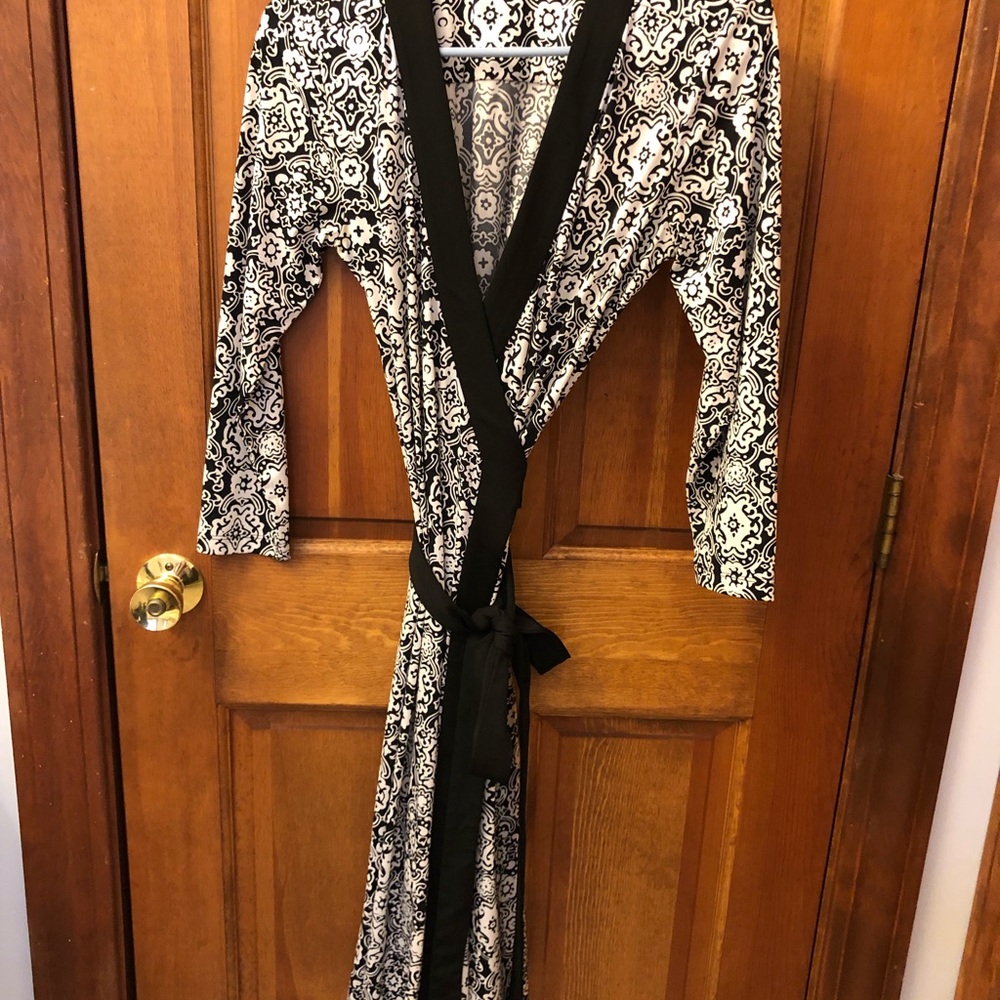 Tahari wrap dress, 3/4 sleeve, black & white print, hardly worn.